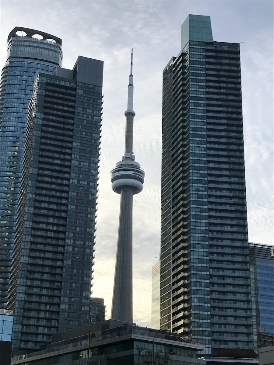 Toronto, ville canadienne où l'héroïne de la nouvelle reçoit un enseignement grâce à une fourmi