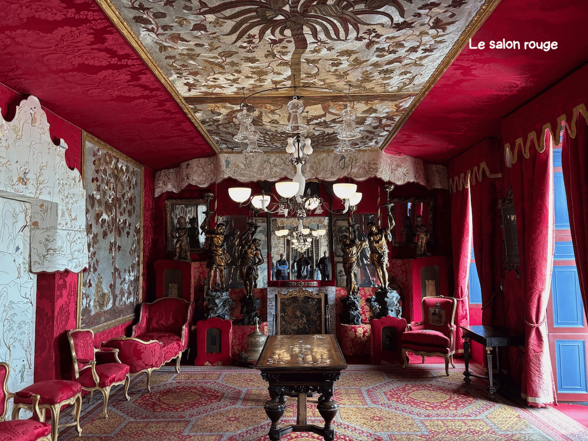 Le salon rouge à Hauteville House