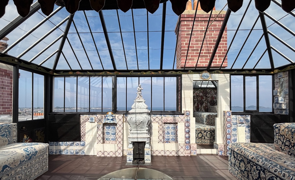 Look-out de Hauteville House avec vue sur la mer